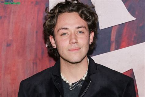 ethan cutkosky net worth|Shameless cast salary and net worth in 2024: Ranked from the。